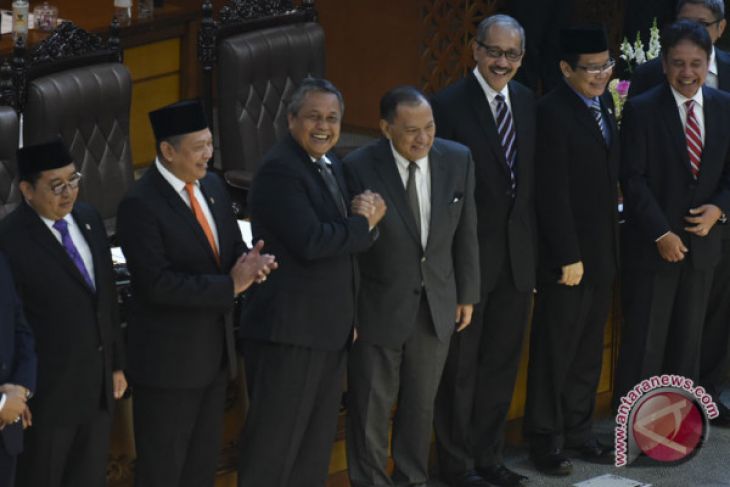 国会决定Perry Warjiyo 为新任印尼银行行长